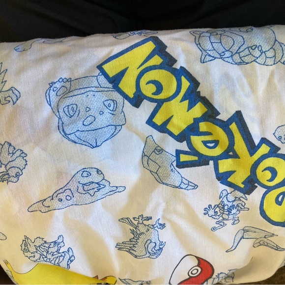 Vintage 90’s Pokemon twin Bedding Sheets - Yellow and Blue - Picture 5 of 5